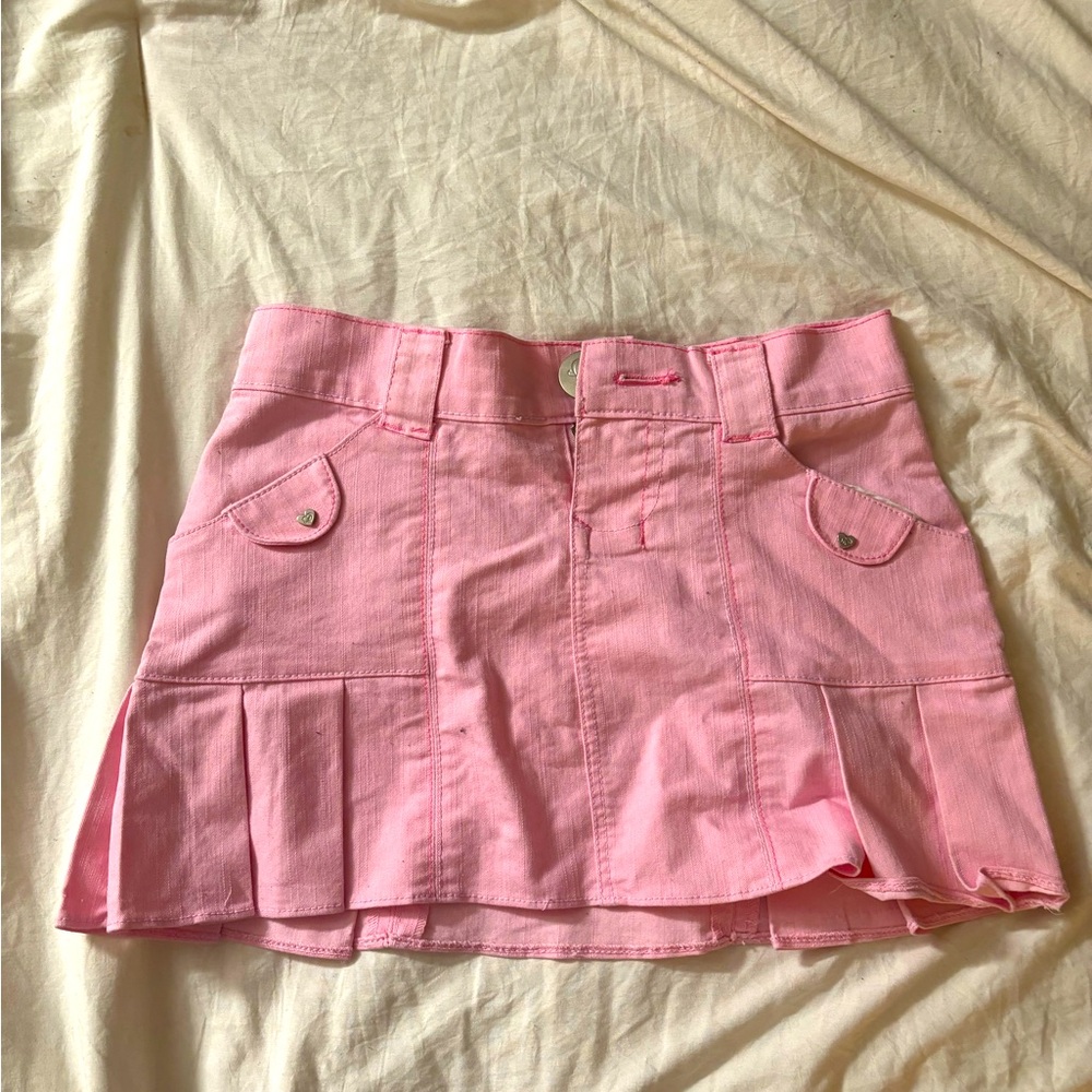 Hi Lovelies! Check out this coquette mini skirt!